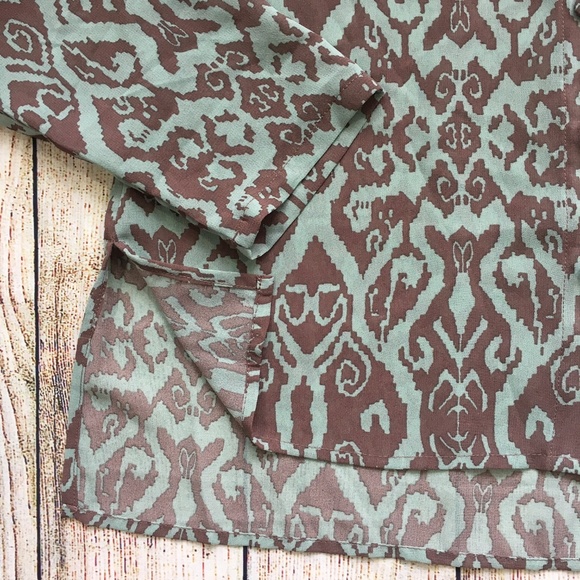 BKE Boutique Blouse Sheer V-Neck Button Front - Picture 3 of 6